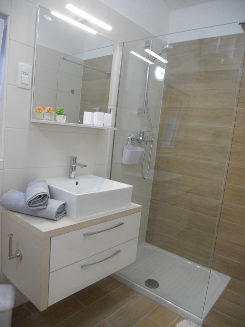 Apartments Mihalic I Baska  Exterior photo